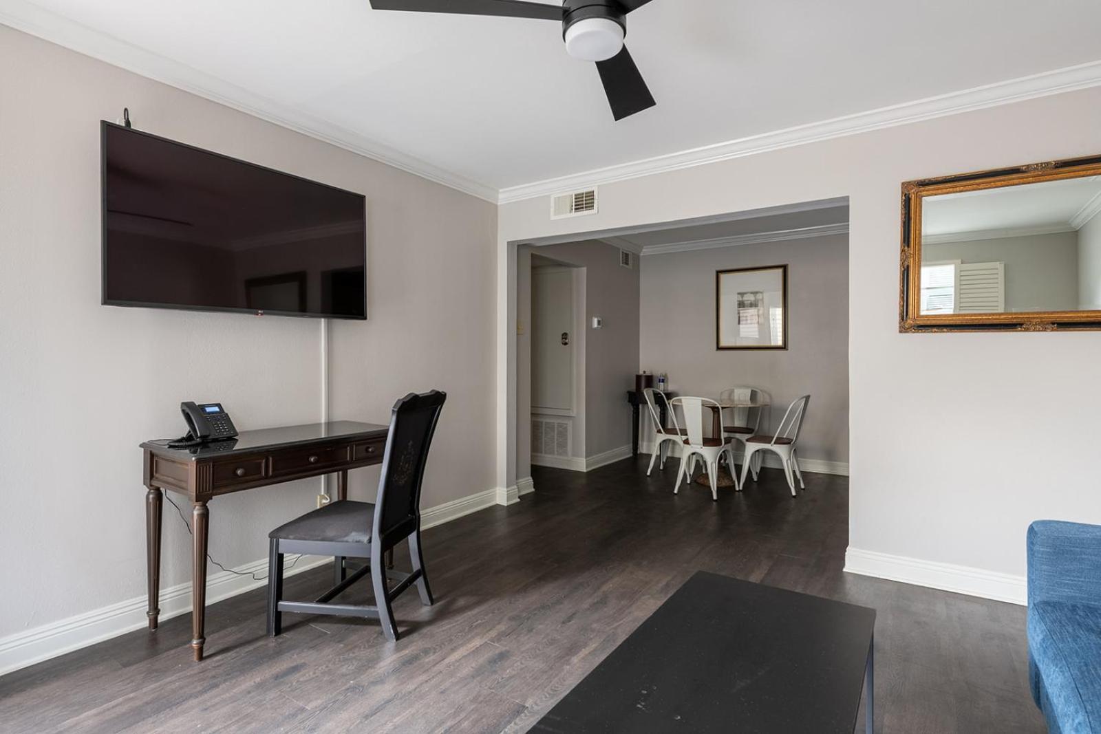 French Quarter Suites Hotel 新奥尔良 外观 照片